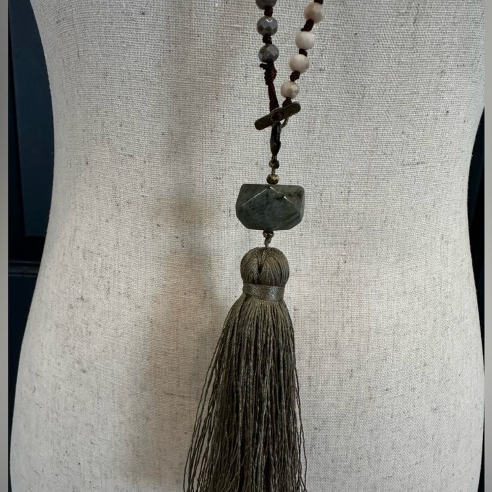Necklace Long Statement. - Picture 2 of 4